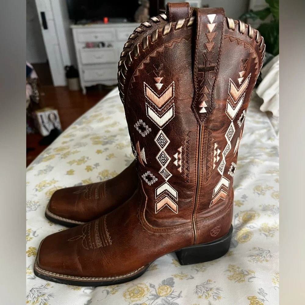 Ariat Brown and Tan Western Boots - Picture 2 of 5